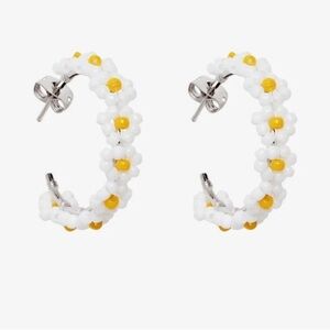 Pura Vida Beaded Flower Hoop Earrings - Daisy